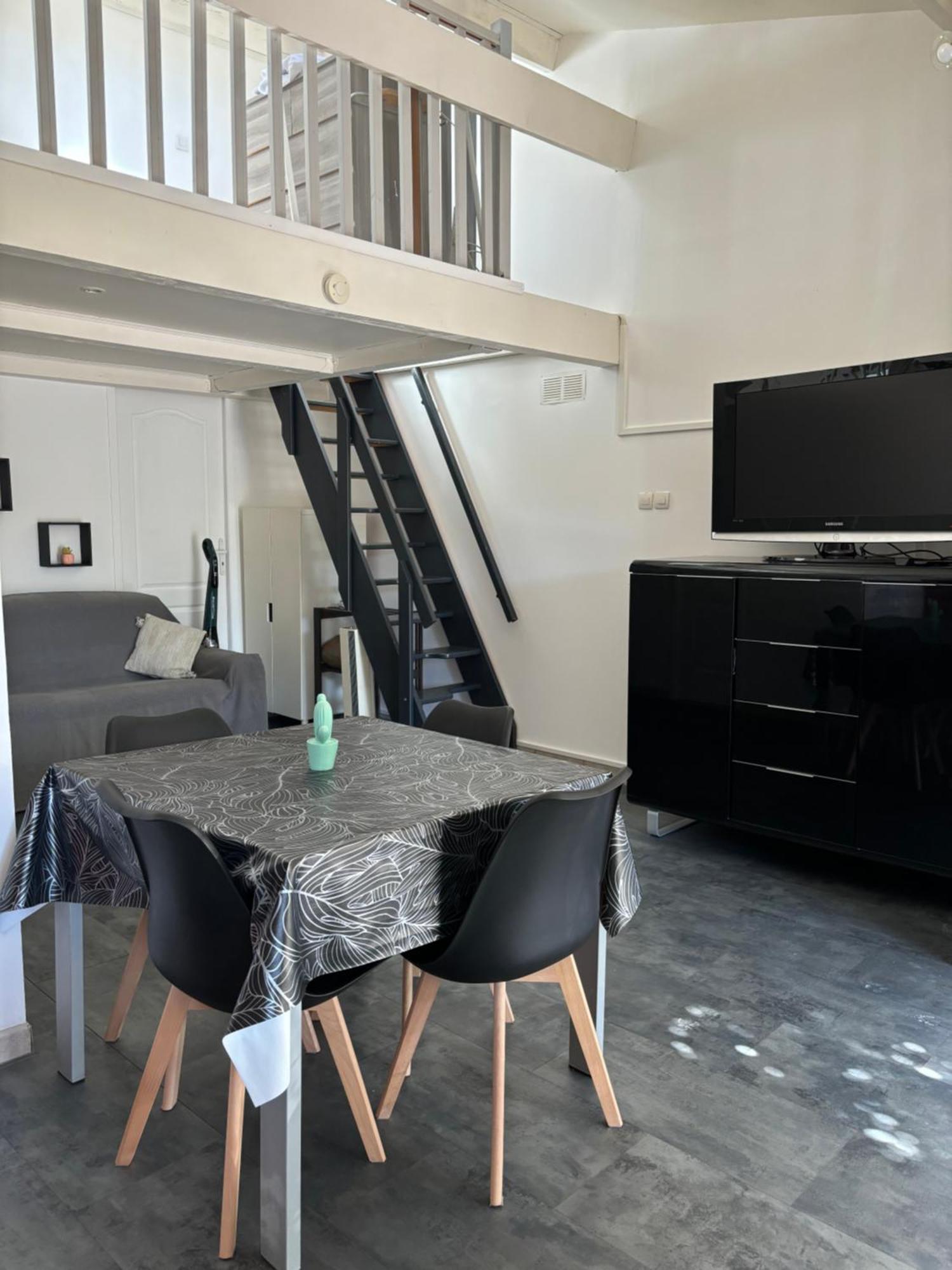 Appart. 4 Pers A 6 Kms De Cassis Avec Acces Piscine Roquefort-la-Bédoule Exterior foto